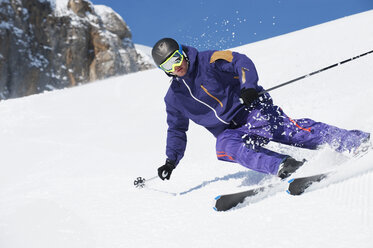 Österreich, Kleinwalsertal, Männerskifahren - MRF001267