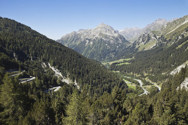 Europa, Schweiz, Graubünden, Alpen, Oberengadin, Blick auf den Malojapass - GWF001417