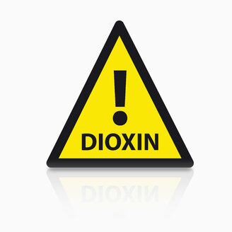 Warnschild Dioxin auf weißem Hintergrund, Nahaufnahme - TSF000181