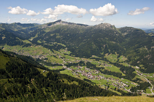 Österreich, Kleinwalsertal, Deutschland, Bayern, Schlappoltkopf, Blick auf die Allgäuer Alpen - UMF000312