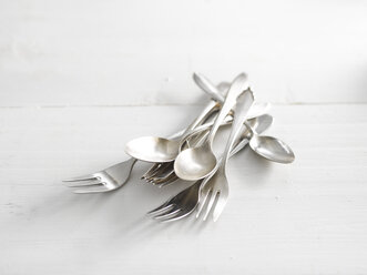 Spoons and forks, close-up - KSWF000687