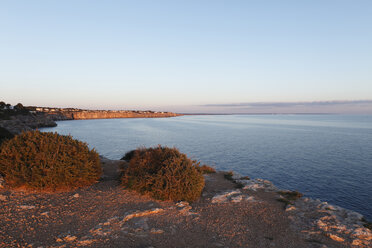 Spain, Balearic Islands, Majorca, View of cala pi at dusk - SIEF000636