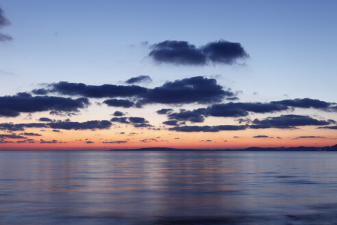 Spanien, Balearische Inseln, Mallorca, Blick auf s'arenal am Abend - SIEF000638