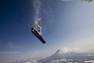 Japan, Hokkaido, Niseko, Skifahren für Männer - FFF001145