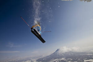 Japan, Hokkaido, Niseko, Skifahren für Männer - FFF001145