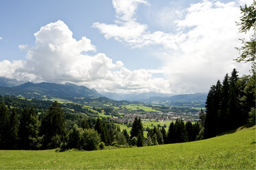 Allgeau, Deutschland, Bayern, Sonthofen, Blick auf die Landschaft - UMF000346