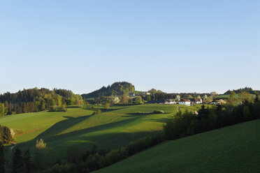 Österreich, Oberösterreich, Mühlviertel, Gassen, Blick auf Landschaft - SIEF000711