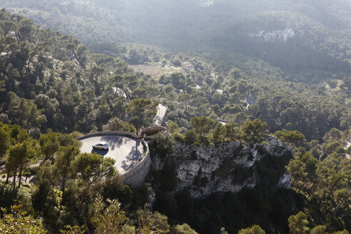 Spanien, Balearische Inseln, Mallorca, Felanitx, Blick auf die Bergstraße zum Puig de San Salvador - SIEF000736