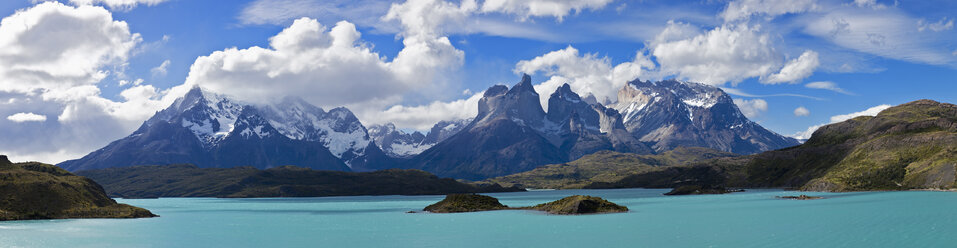 Südamerika, Chile, Patagonien, Torres del Paine National Park, Cuernos del Paine vom Pehoe See aus - FOF003195