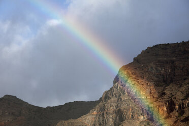 Spanien, Kanarische Inseln, La Gomera, Blick auf den Regenbogen im Valle Gran Rey - SIEF000862