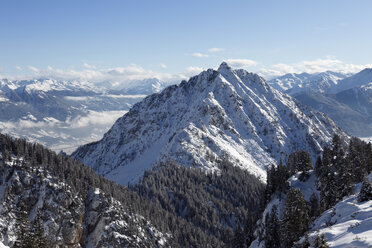 Österreich, Tirol, Blick auf verschneite Berge - SIEF000867