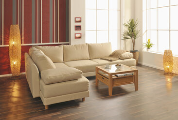 Ansicht eines modernen Wohnzimmers mit Holzboden - WBF001040