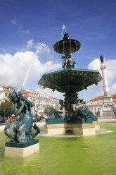 Portugal, Lissabon, Brunnen und Denkmal für Dom Pedro IV auf dem Rossio-Platz - PSF000450