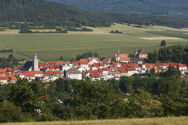 Deutschland, Thüringen, Rhön, Blick auf die Stadt Geisa - SIEF000934