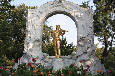 Österreich, Wien, Blick auf das Johann-Strauss-Denkmal im Stadtpark - PSF000479