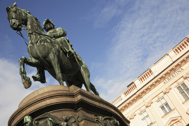 Austria, Vienna, View of statue of the Archduke Albert with Albertina Museum - PSF000488