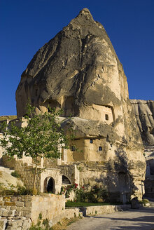 Türkei, Kappadokien, Goreme, Blick auf Höhlenwohnungen - PSF000511