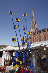 Deutschland, Bayern, München, Blick auf Auer Dult Markt und Maria Hilf Kirche - SIEF000962