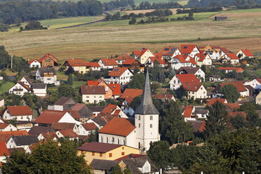 Deutschland, Bayern, Franken, Rhön, Geroda, Ansicht von Gebäuden - SIEF001019