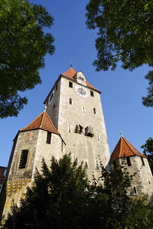 Deutschland, Bayern, Oberpfalz, Regensburg, Blick auf das Ostentor - SIEF001066