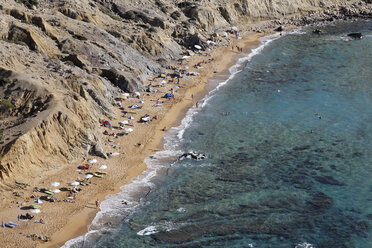 Griechenland, Kreta, Matala, Blick auf den Strand von Kokkinos Ammos - SIEF001193