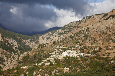 Griechenland, Kreta, Christos, Blick auf das Dorf im Dikti-Gebirge - SIEF001200