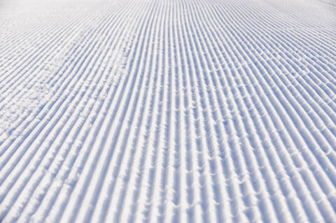 Italien, Trentino-Südtirol, Südtirol, Bozen, Seiser Alm, Blick auf die präparierte Skipiste, lizenzfreies Stockfoto