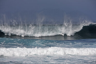 Spanien, Kanarische Inseln, Fuerteventura, Blick auf den Strand - SIEF001311