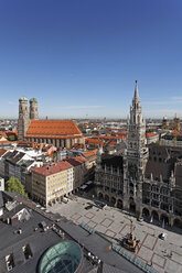 Deutschland, Bayern, München, Marienplatz, Dom-Rathaus, Blick vom Kirchturm von St. Peter - SIEF001267