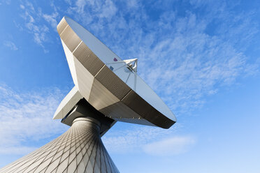 Deutschland, Bayern, Raisting, Blick auf die Antennen der Bodenstation - FOF003371