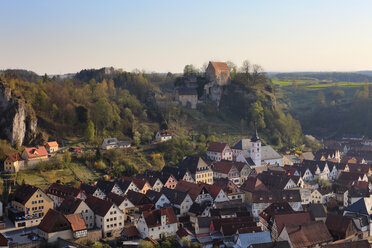 Germany, Bavaria, Franconia, Upper Franconia, Franconian Switzerland, Pottenstein, View of town - SIEF001474