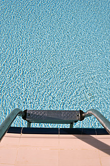 Turkey, Belek, View of swimming pool with steps - KJF000093