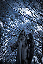 Germany, Cologne, Statue of angel at Melatenfriedhof - KJF000108