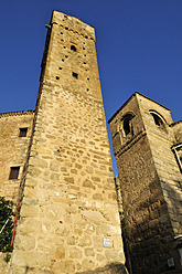 Europa, Spanien, Extremadura, Trujillo, Blick auf mittelalterliche Türme in der Altstadt - ESF000100