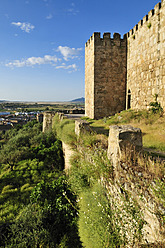 Europa, Spanien, Extremadura, Trujillo, Blick auf die historische Burg - ESF000101