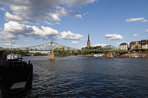 Europe, Germany, Hesse, Frankfurt, View of Eiserner Steg with city in background - CSF015261