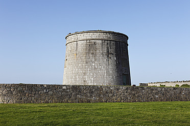 Republik Irland, Grafschaft Fingal, Skerries, Blick auf den Martello Tower - SIEF001592