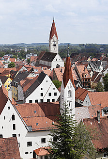 Deutschland, Bayern, Schwaben, Allgäu, Ostallgäu, Kaufbeuren, Ansicht der Kirche und des Klosters St. Martin - SIEF001618