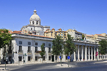 Europa, Portugal, Lissabon, Alfama, Blick auf die Kirche von Sao Vicente de Fora - FOF003484