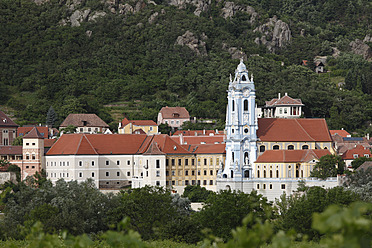 Österreich, Niederösterreich, Wachau, Dürnstein, Blick auf die Stadt - SIEF001647