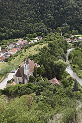 Österreich, Niederösterreich, Wachau, Kremstal, Senftenberg, Blick auf Dorf am Tal - SIEF001653