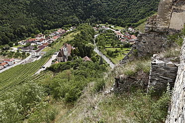 Österreich, Niederösterreich, Wachau, Kremstal, Senftenberg, Blick auf das Dorf von der Burgruine Senftenberg - SIEF001654