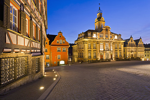 Deutschland, Baden-Württemberg, Schwäbisch Hall, Ansicht des Rathauses am Marktplatz - WDF000989