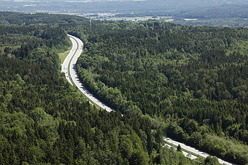 Deutschland, Bayern, Oberbayern, Eurasburg, Luftaufnahme der Autobahn A95 - SIEF001756