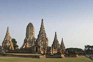 Thailand, Ayutthaya, Ansicht eines Tempels - HKF000452