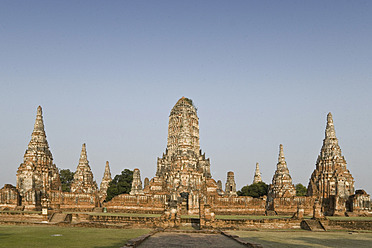 Thailand, Ayutthaya, Ansicht eines Tempels - HKF000453
