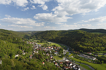 Deutschland, Bayern, Franken, Fränkische Schweiz, Muggendorf, Ansicht der Gemeinde Wiesenttal - SIEF001821