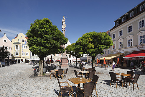 Deutschland, Bayern, Oberbayern,Weilheim, Region Pfaffenwinkel, Blick auf den Marienplatz - SIEF001850