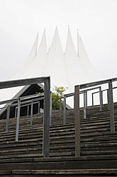 Deutschland, Berlin, Blick auf die Konzerthalle Tempodrom - JMF000009