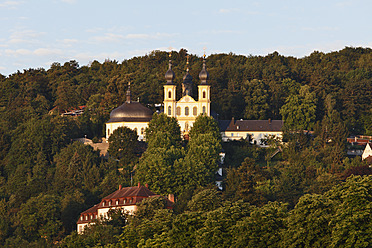 Deutschland, Bayern, Würzburg, Blick auf die Wallfahrtskirche Käppele - SIEF001877